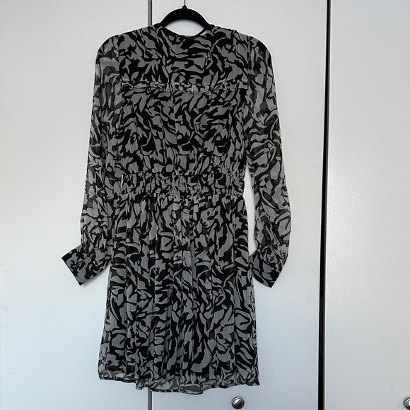 Vero Moda Black and Gray Printed Long-Sleeve Wrap Dress - Picture 2 of 6